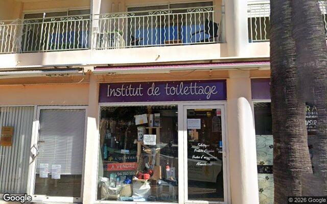 Façade : 76 rue Robert Schuman, Sanary-sur-Mer